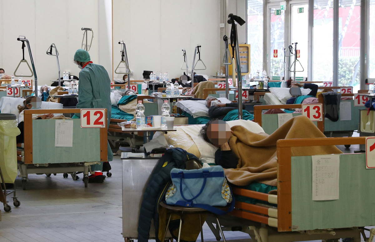 Koronavírus: Még mindig napi 700 felett az olaszországi áldozatok száma