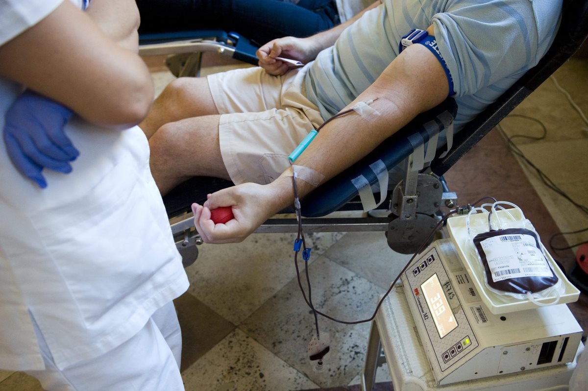 Vérellátó: több koronavírusból felgyógyult ember vérplazmájára van szükség