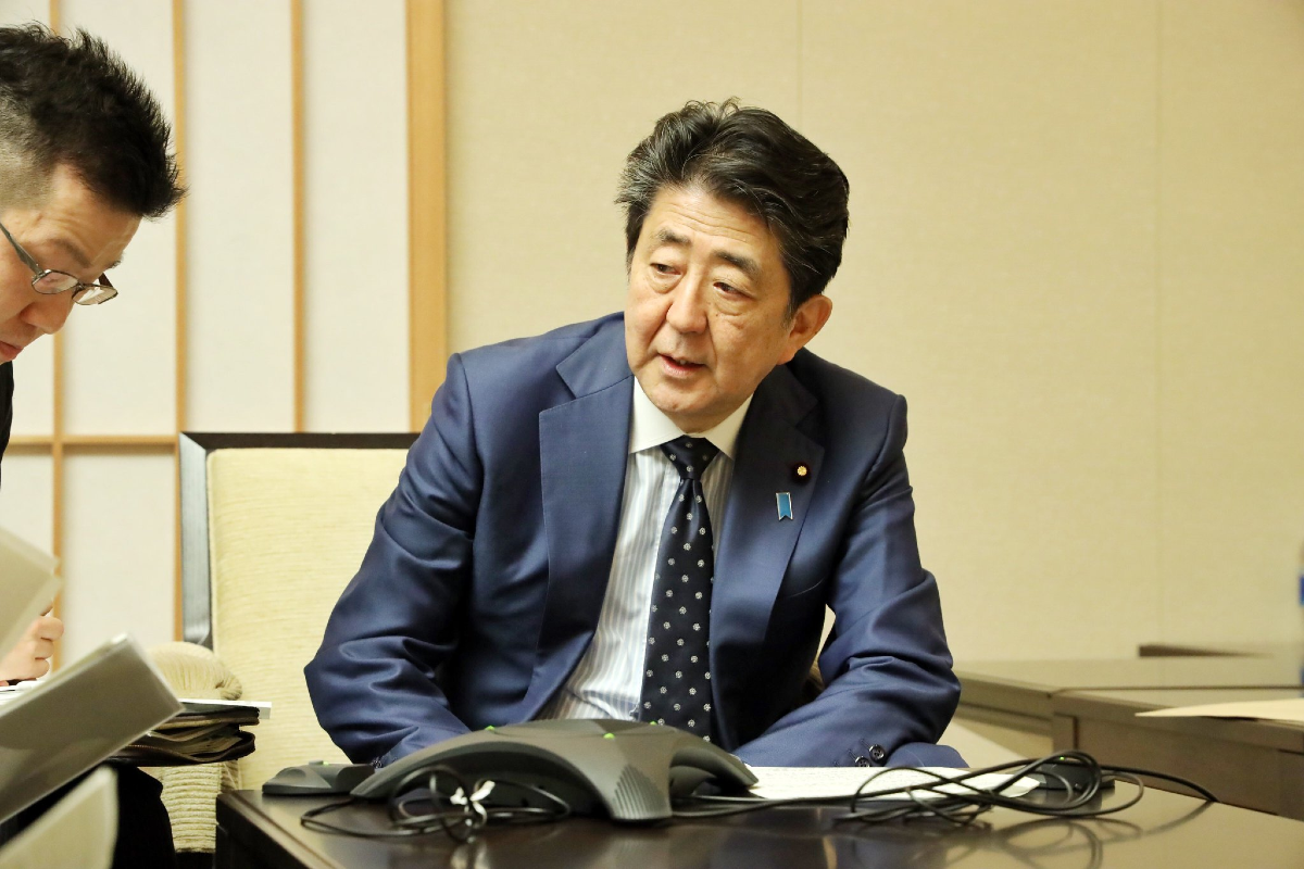 Egészségi állapota miatt lemond a japán miniszterelnök