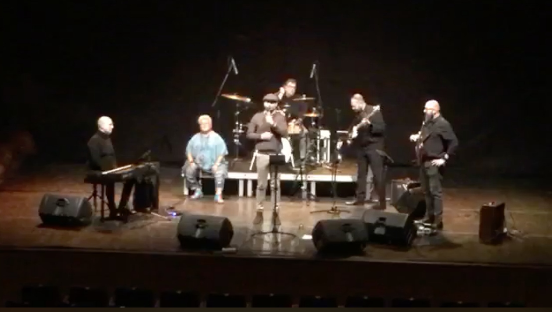 Betiltották Falusi Mariann koncertjét, a Facebookon énekelt