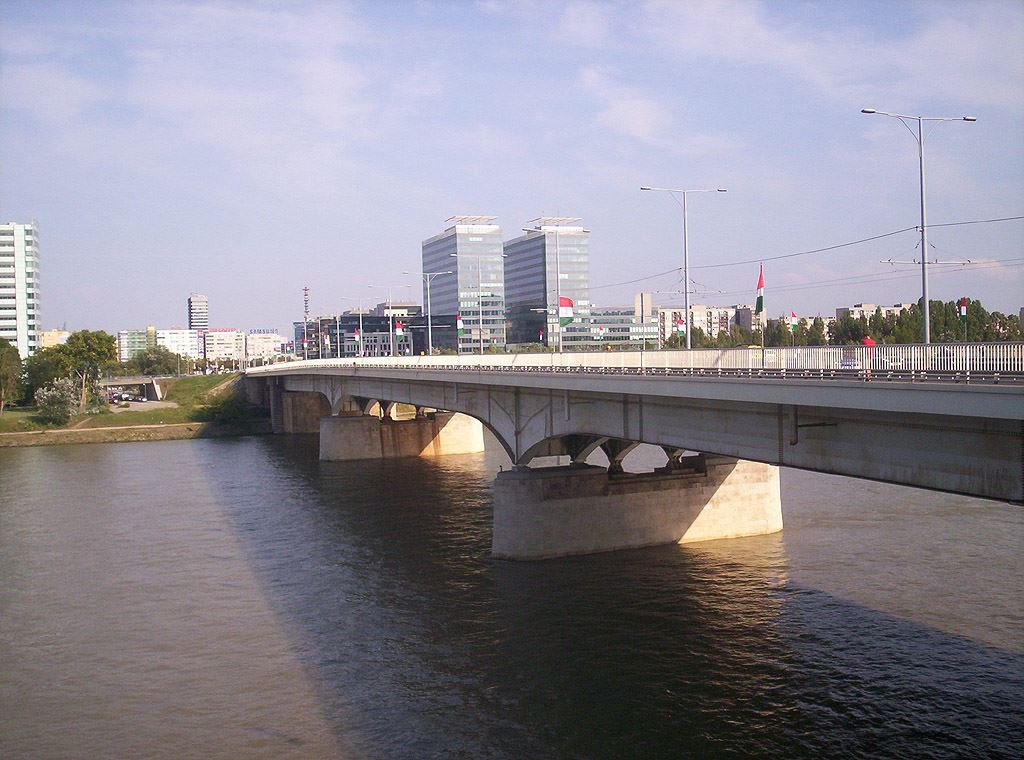 Részleges sávlezárás lesz az Árpád hídon a hétvégén