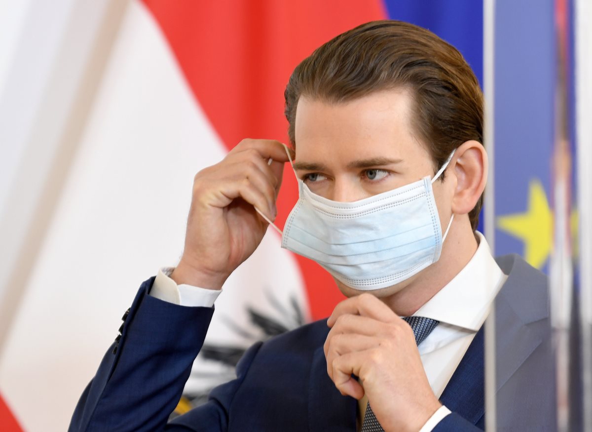 Csalódott az osztrák ellenzék, mert „Kurz az új szerepkörben is kezében tartja majd a hatalmat”