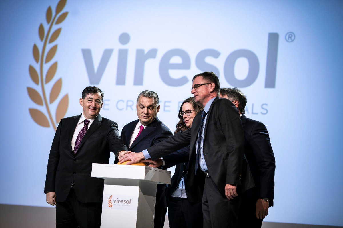 Orbán Viktor a Facebookon reklámozta a környezetszennyező Mészáros-céget