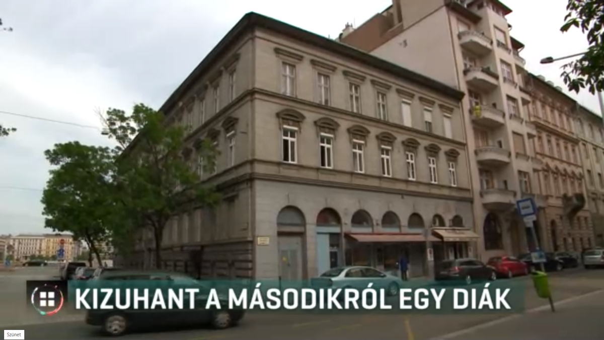 Házibuli közben kiesett az ablakon és meghalt egy fiatal Budapesten