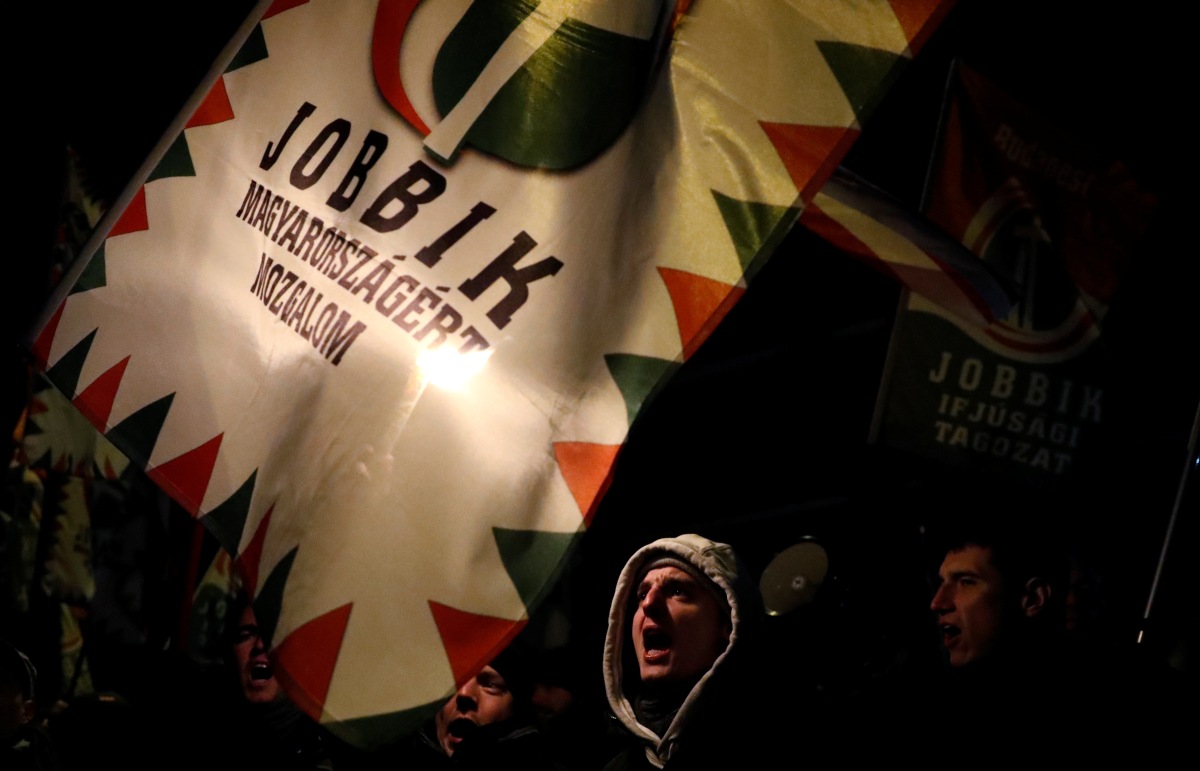 A lábon kihordott identitásválságnál is lehet pusztítóbb a Jobbik számára