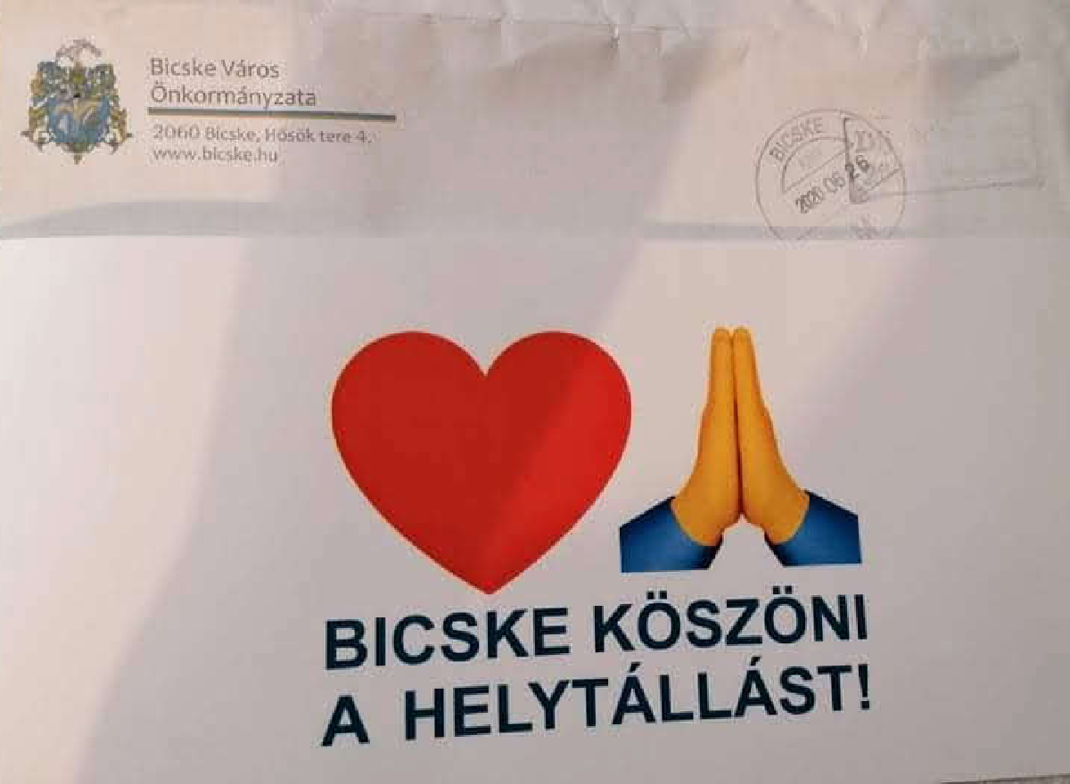 Egy papírszívvel köszönte meg a fideszes polgármester az egészségügyiek helytállását