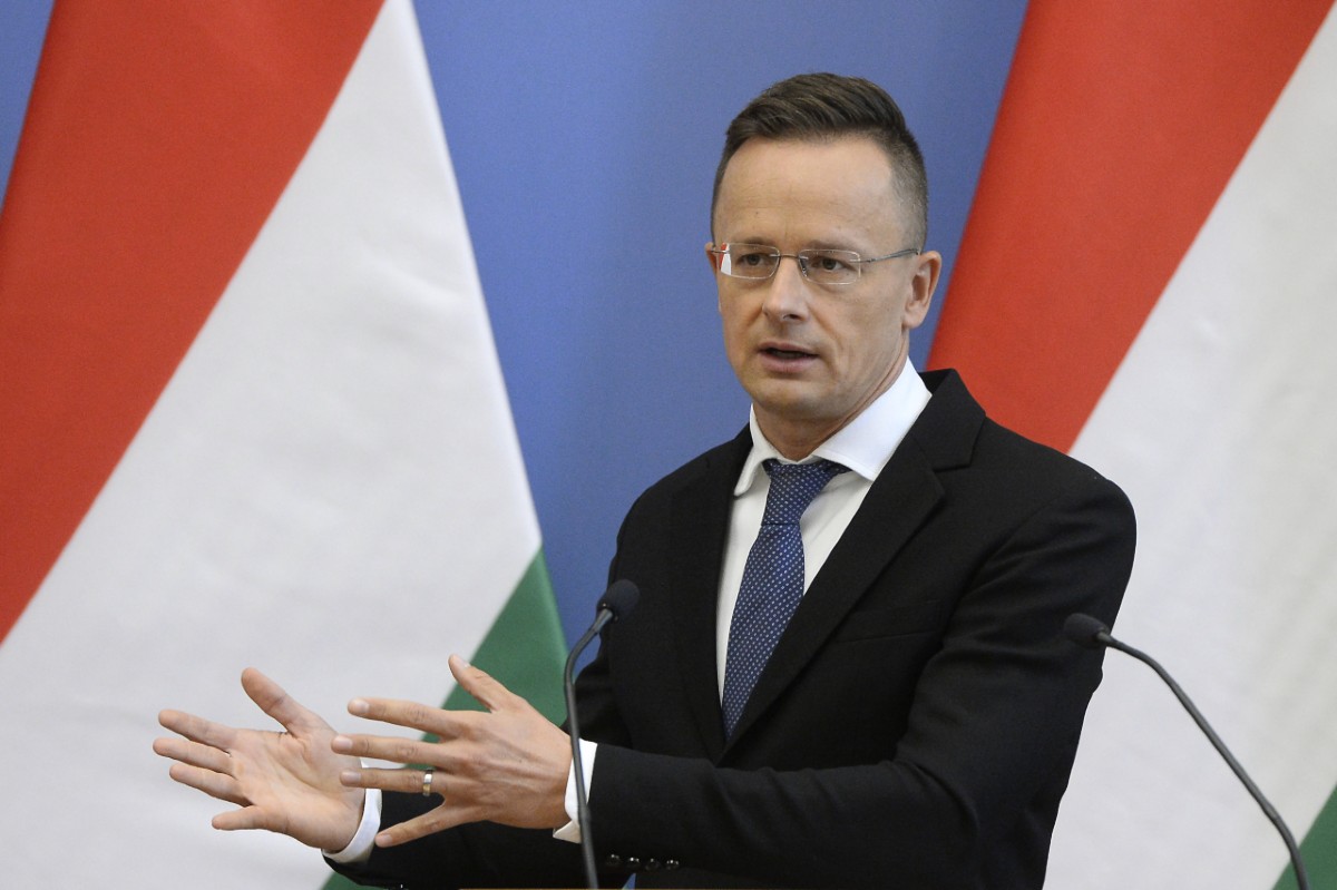 Bekérették a szlovákok a pozsonyi magyar nagykövetet