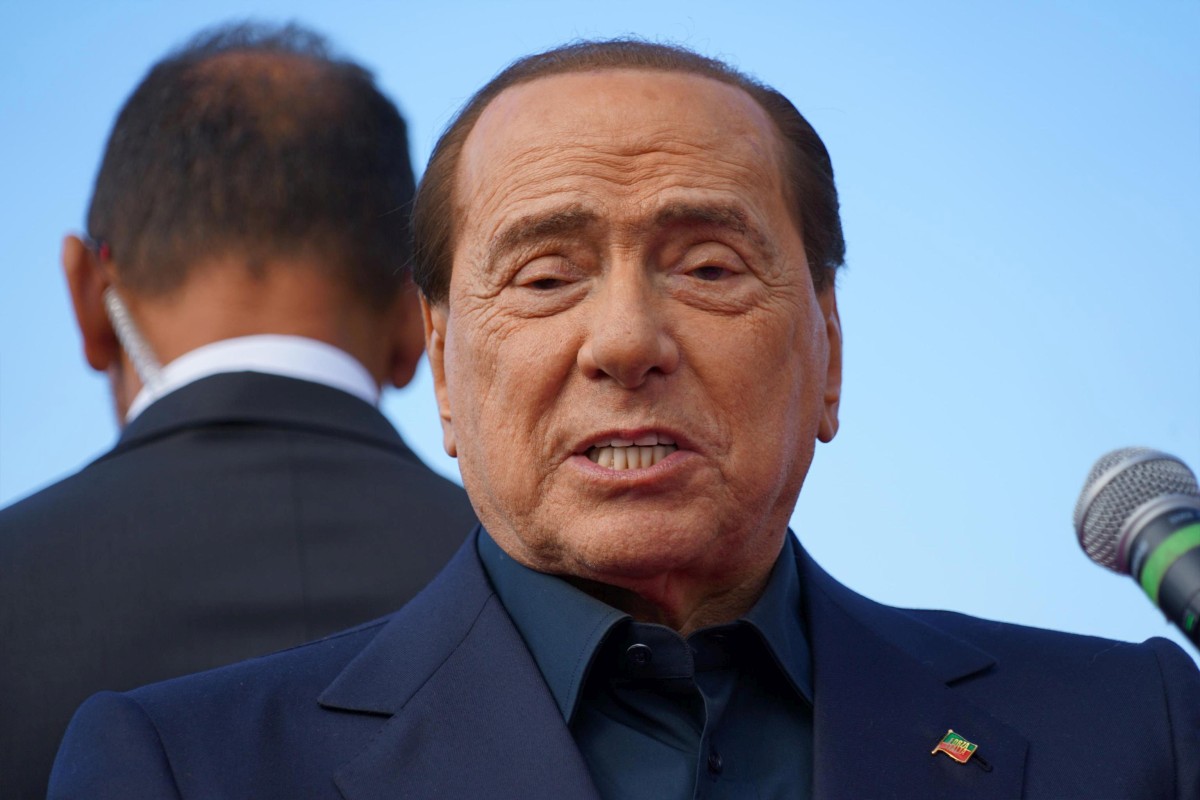 Berlusconi mégsem jelölteti magát államfőnek