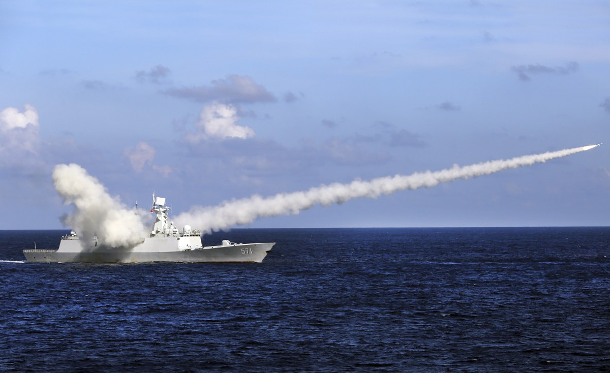 Pattanásig feszült a helyzet a Dél-kínai-tengeren