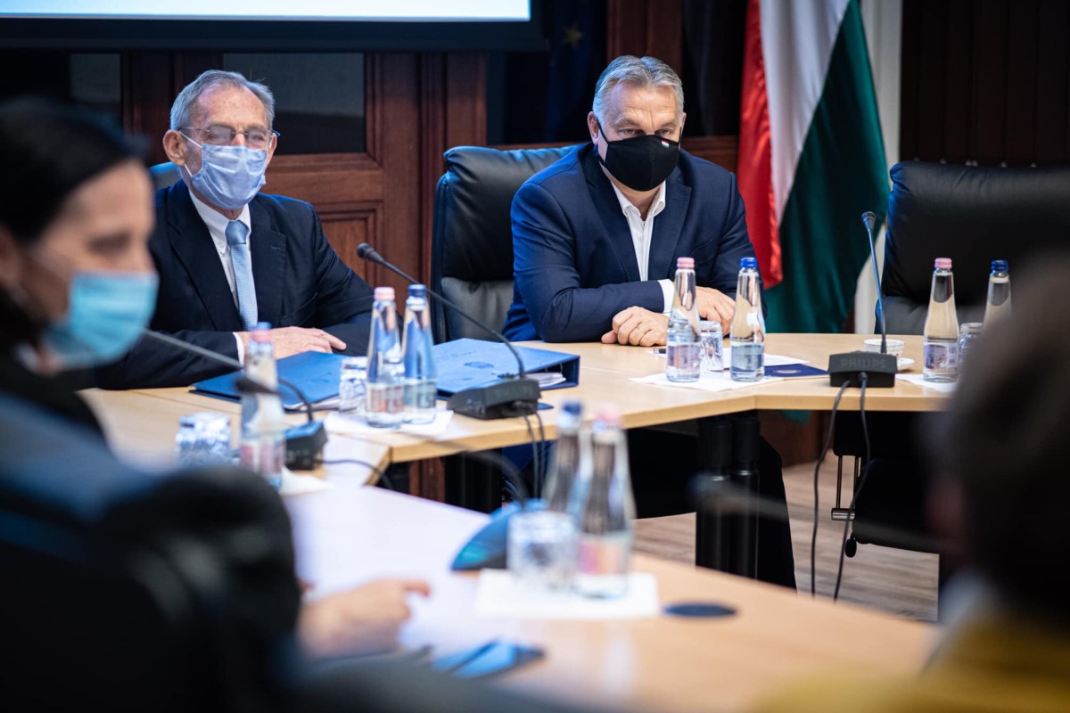 Orbán Viktor elmondta, mennyi szabad kórházi ágy van még
