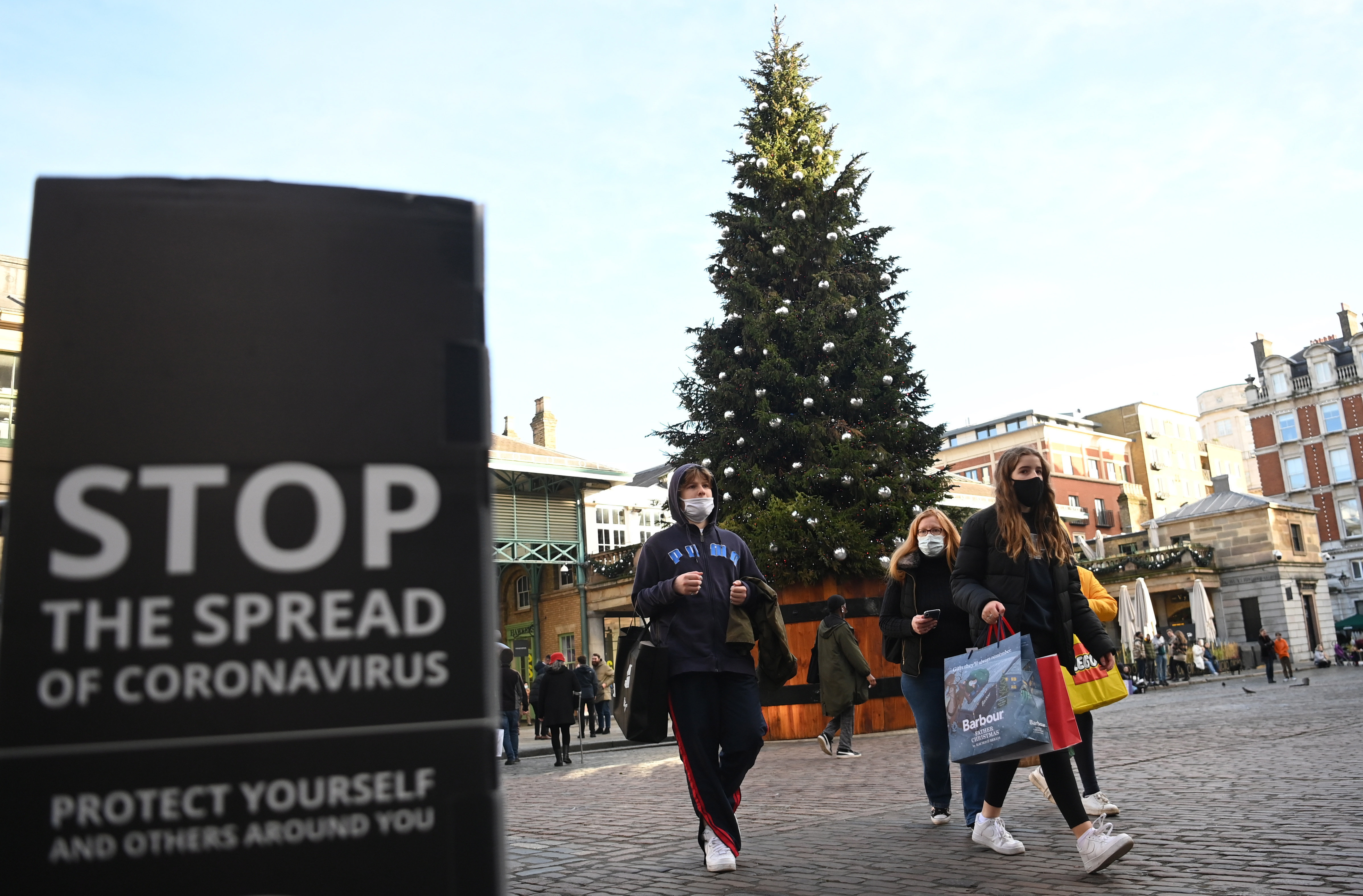 Egy hónapra bezár Skócia a koronavírus új mutációja miatt