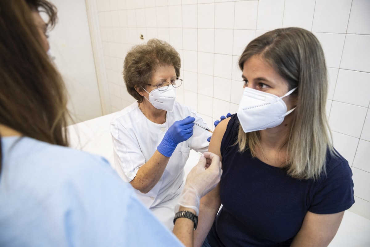 A munkáltató sem teheti kötelezővé a koronavírus elleni védőoltást