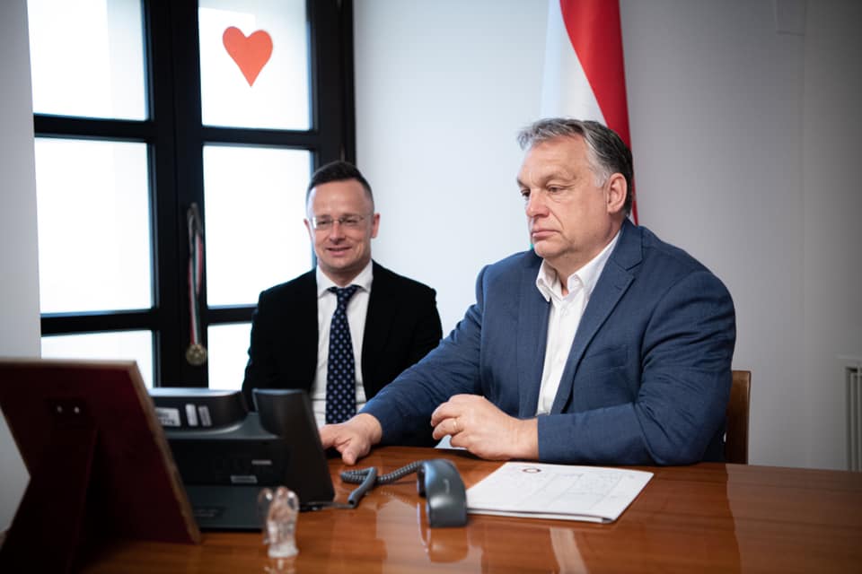 „Teljesen egyértelmű, hogy Orbán Viktor befolyásolni akarja a szlovákiai választásokat”