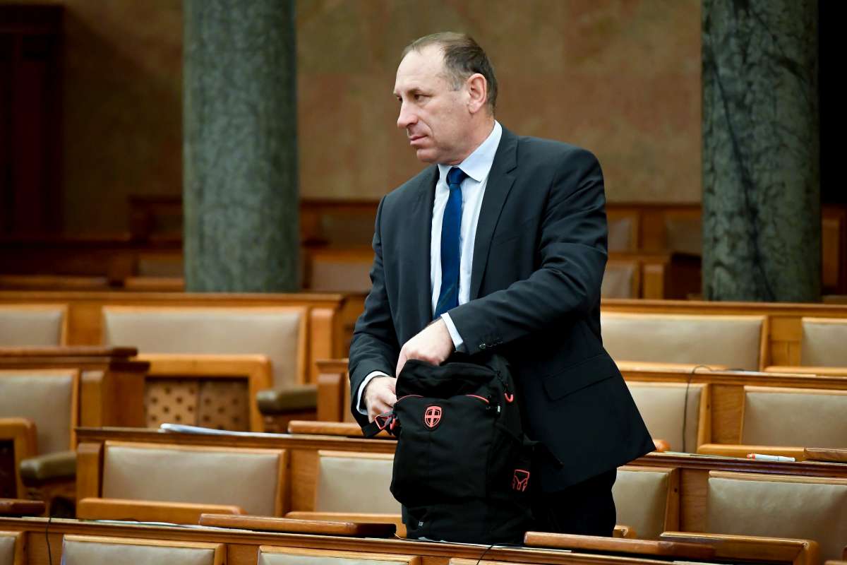Blikk: majdnem a Parlamentbe vitték a fideszes Boldog Istvánnak a kenőpénzt